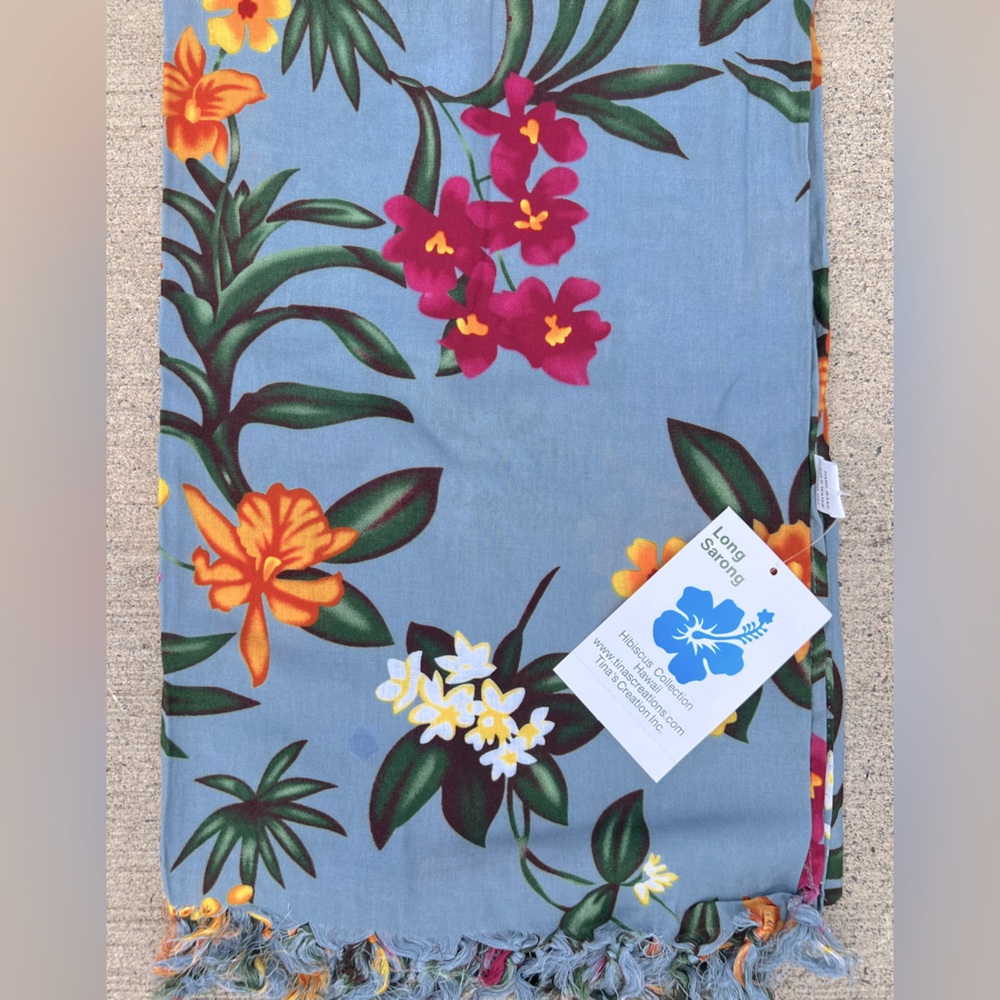 Hawaiian sarong cover-up scarf wrap blue gray floral 44”x60”
